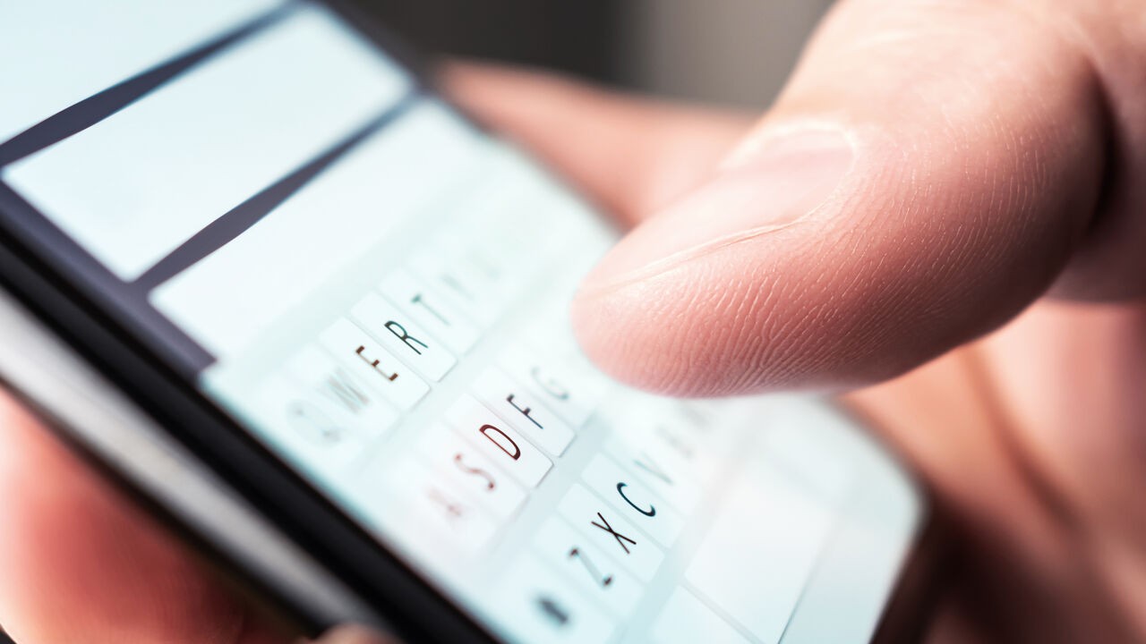 Tongenaar is sms'jes met drugsreclame beu en verklikt zijn Albanese dealer: 20 maanden cel
