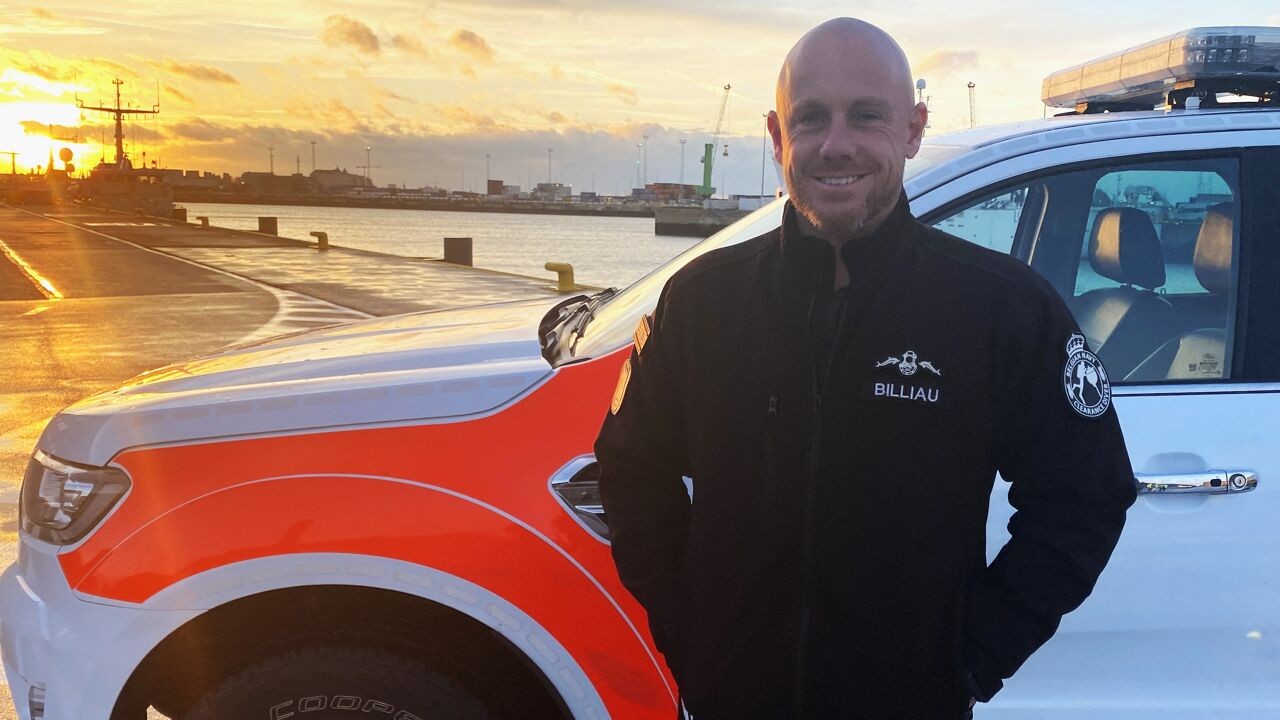 Lichaamstemperatuur van 27 graden en 5 dagen in het ziekenhuis, maar kustzwemmer Davy wil nieuw record