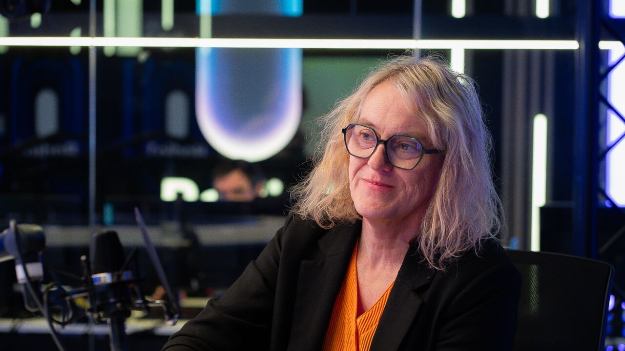 "Sinds mensen me als vrouw zien, besef ik pas echt dat seksisme bestaat": comédienne Marlies Verschueren (58) over haar transitie