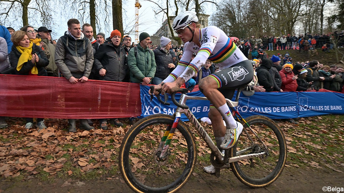 Mathieu van der Poel geeft toe dat hij even moest warmdraaien: "Maar ik had altijd het gevoel dat ik controle had"