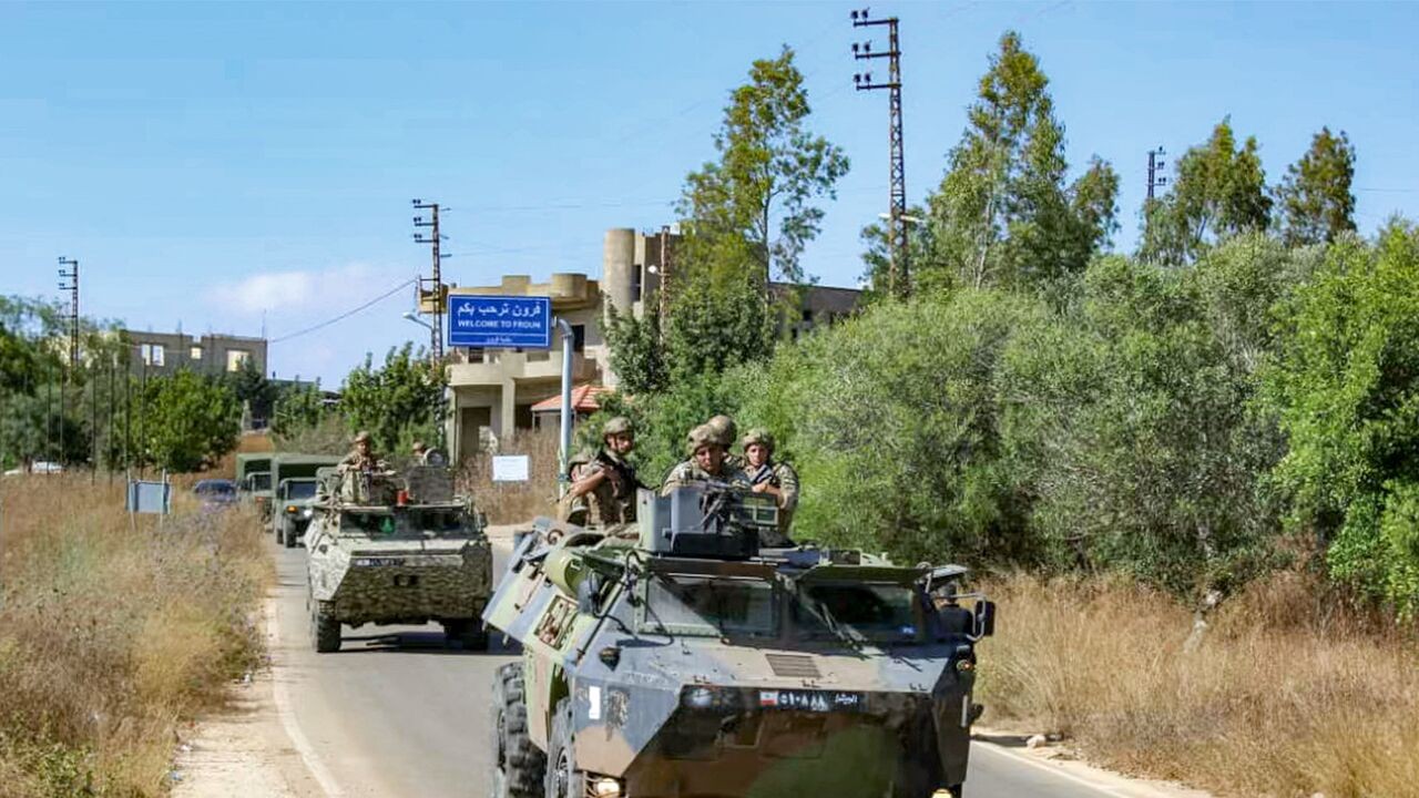 Israël begint met 'proefdorpen' in Zuid-Libanon, incidenten met schepen in Straat van Hormuz