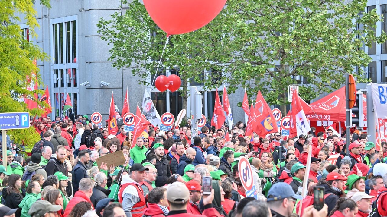 Vakbonden plannen nieuwe acties na de zomer: "Regering blijft vasthouden aan sociale afbraak"