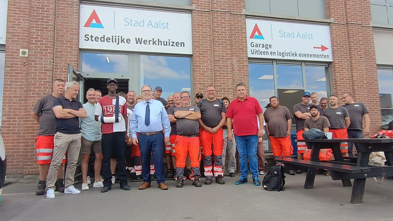 4 dagen ziekenhuis en 2 operaties: jobstudent David (17) uit Aalst verwondt zich aan stuk glas in gedumpte vuilniszak