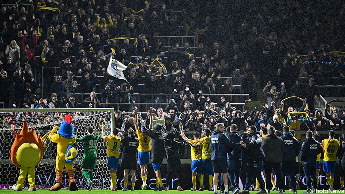 Blamage om snel te vergeten voor Anderlecht: zwak paars-wit incasseert vier goals in Het Kuipje