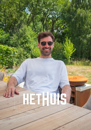 Eric Goens ontvangt opnieuw een resem spraakmakende, boeiende en intrigerende bekende Vlamingen in Het huis. Aan de succesformule wordt niet geraakt: de gasten worden weggehaald uit hun gewone leefwereld en verblijven 24 uur lang in het huis. Geen afleidingen, geen partners of kinderen, alleen de confrontatie met hun eigen leven dat de revue passeert. - Deze week ontvangt Eric Goens presentator Karl Meesters. op VRT MAX