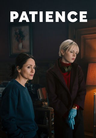 Patience werkt in het archief van de Yorkshire politie, waar ze met haar scherpe blik patronen ontdekt die anderen over het hoofd zien. Wanneer detective Metcalf haar talent opmerkt, opent zich een nieuwe wereld voor de briljante autodidact. op VRT MAX
