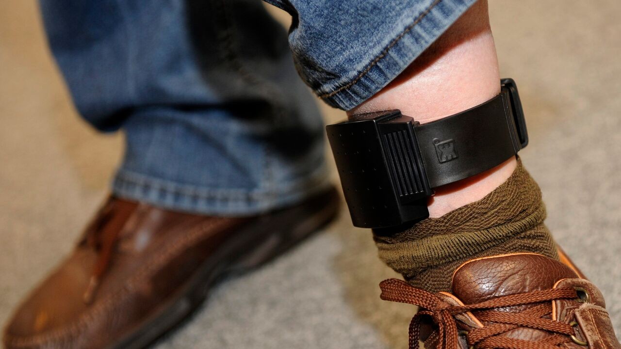 Bestuurder uit Beveren krijgt enkelband omdat hij jaren zonder rijbewijs reed