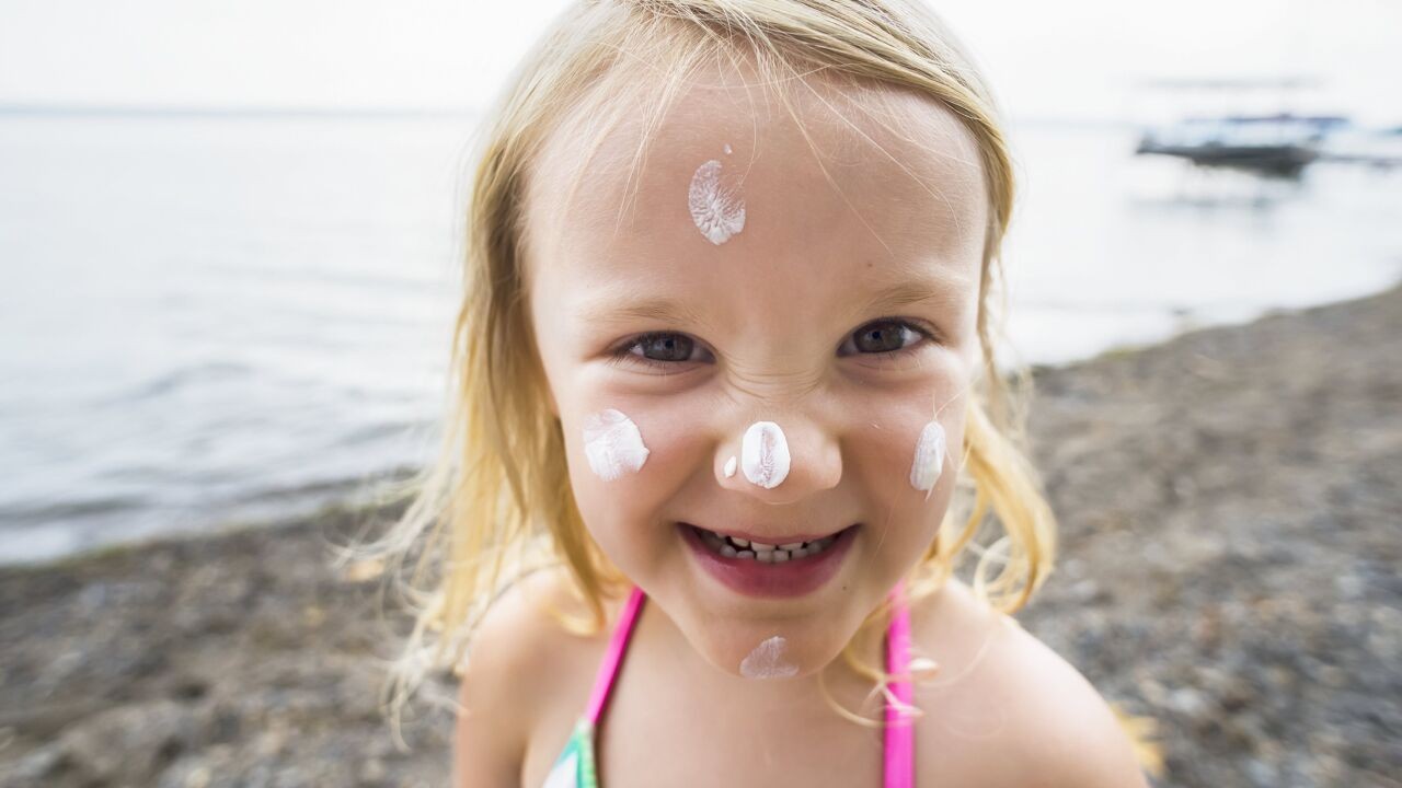 Moet je je écht elke dag insmeren? 5 vragen en antwoorden over zonnecrème