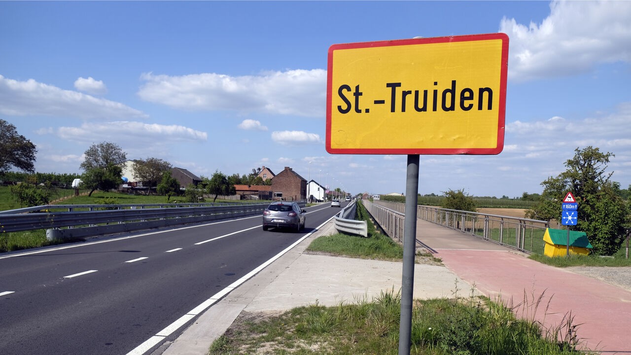 15-jarige rijdt met auto tegen gevel in Sint-Truiden