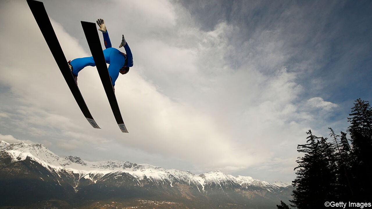 Sportarts over gerucht rond schansspringers met opgespoten kruis: "Geen doping, wel mechanische fraude"