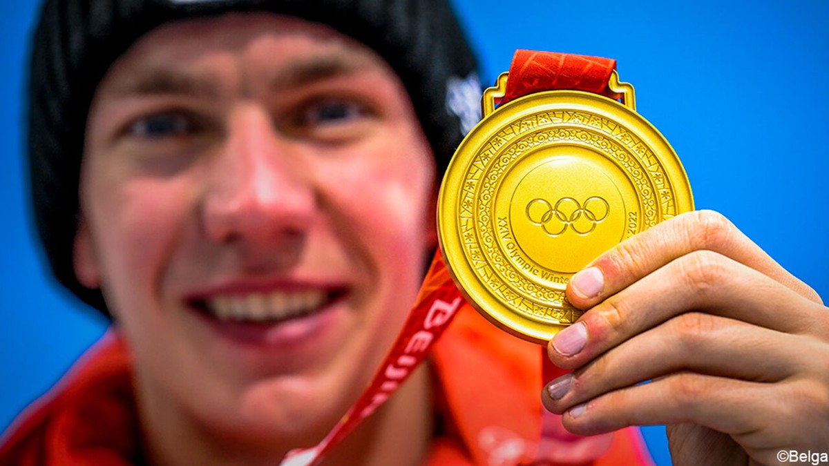 Bijna 700 euro om je nek! Olympische medailles schitteren meer dan ooit door recordprijzen goud en zilver