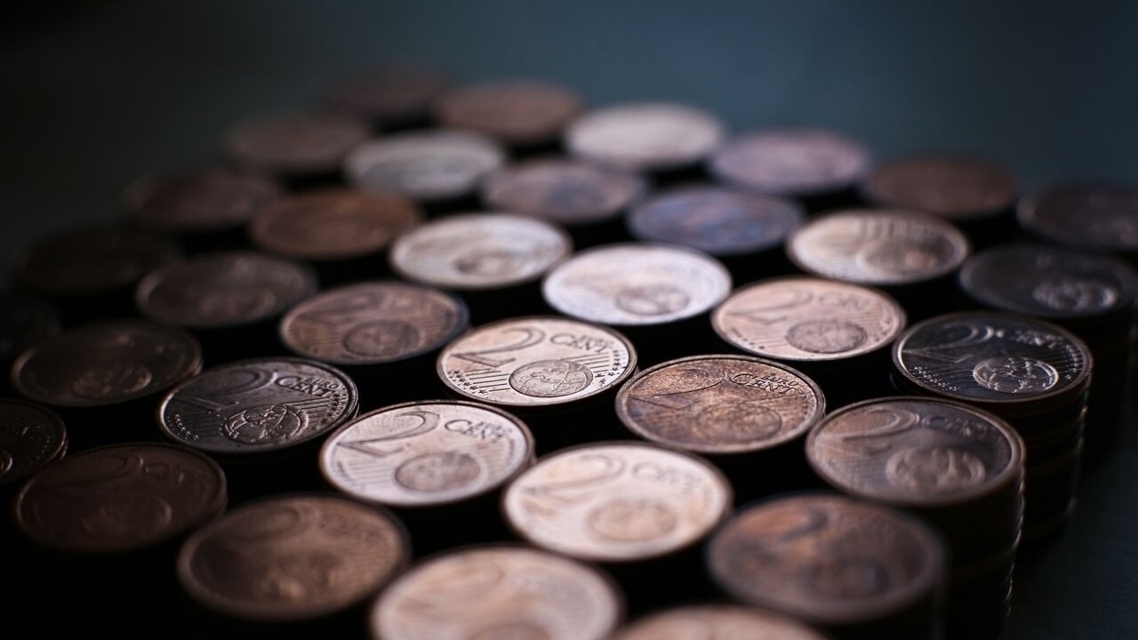 Centenindex gaat in vanaf juni: metaal-, bouw- en schoonmaaksector voelen loonmatiging dit jaar al