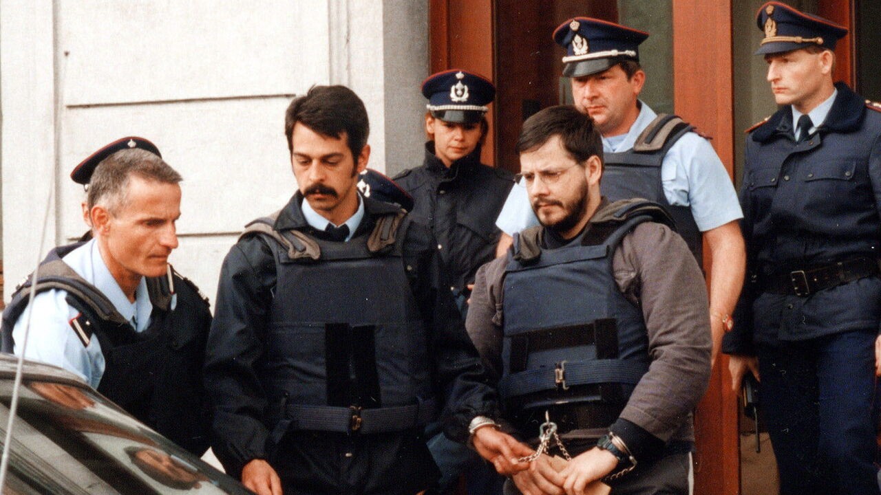 Parket bevestigt onderzoek naar Dutroux voor beelden kindermisbruik: "4 enveloppen gevonden in cel"