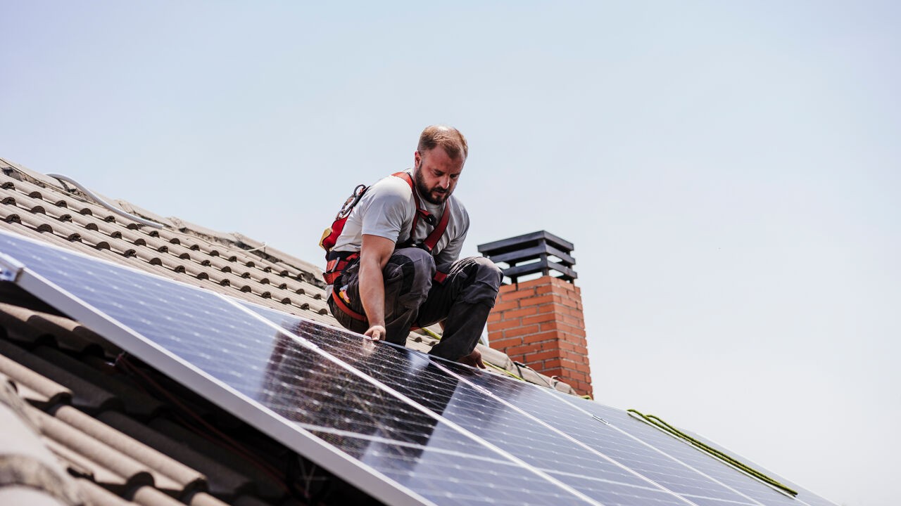 Dit jaar opvallend minder zonnepanelen gelegd