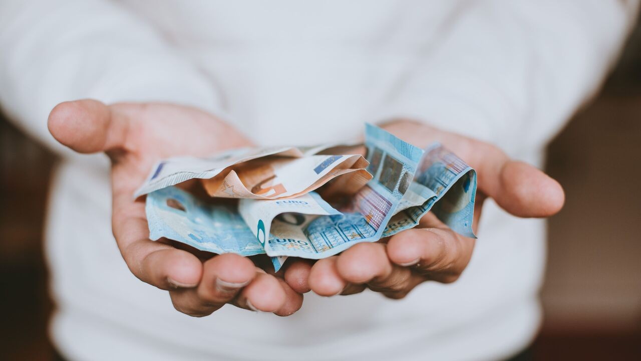 Regering moet 7,7 miljard euro extra vinden tegen 2029 om begroting onder controle te krijgen, stelt Monitoringcomité in rapport