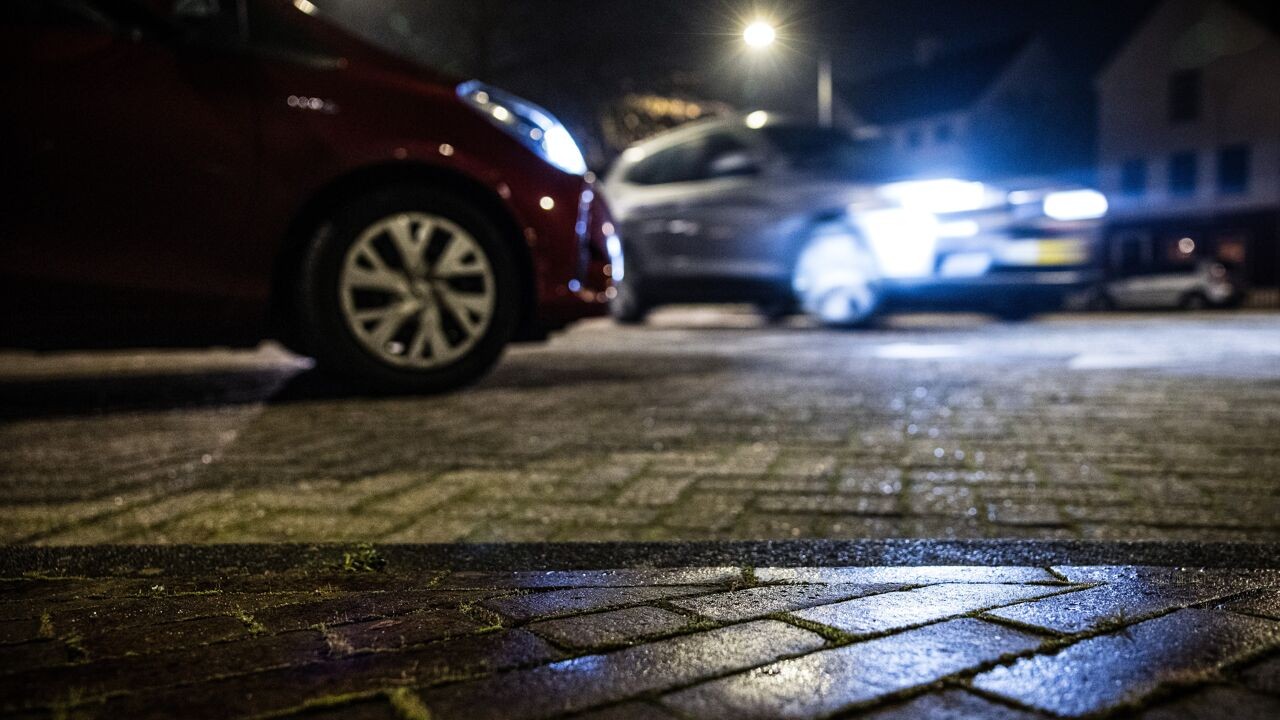 KMI waarschuwt voor gladheid in West-Vlaanderen en aan de kust