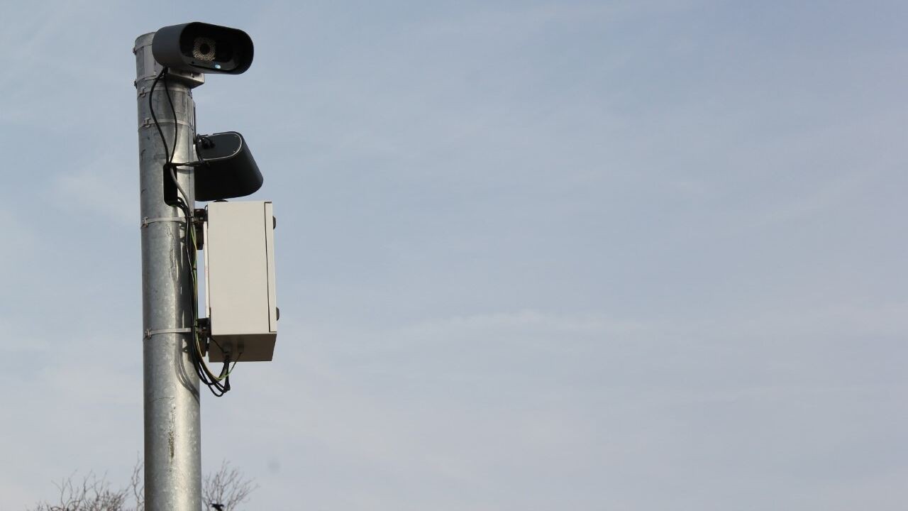 Ondanks bewijs op camerabeelden: vrijspraak voor vrouw uit Diksmuide die met gsm in hand geflitst wordt