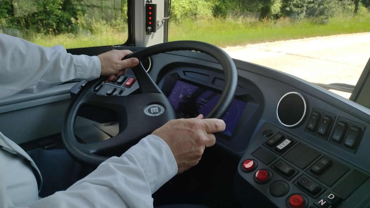 Buschauffeur (54) getuigt na klappen van 18-jarige: "Zijn potje kookte meteen over"