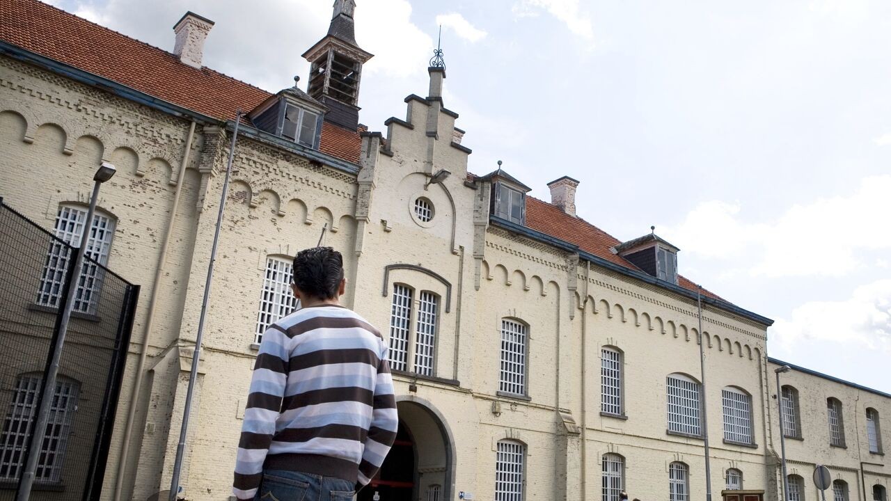 Louis David (40) werd geïnterneerd en zat in gevangenis Merksplas: "Daar worden trauma's gecreëerd, niet behandeld"