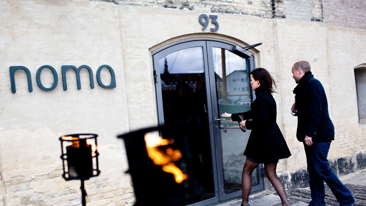 Van uitschelden tot prikken met keukengerei: chef Deens sterrenrestaurant Noma ging te ver tegen personeel