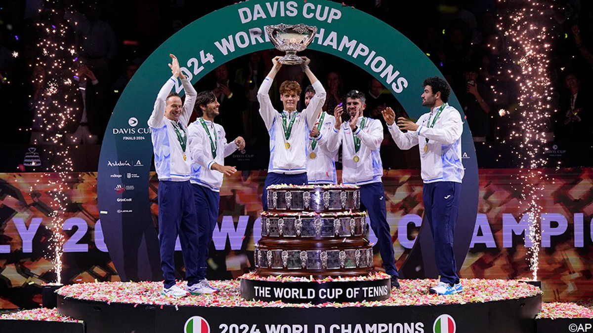 "Het kan nooit genoeg zijn": Italië veroordeelt chouchou Jannik Sinner, grote afwezige van de Daviscup-finale in eigen land