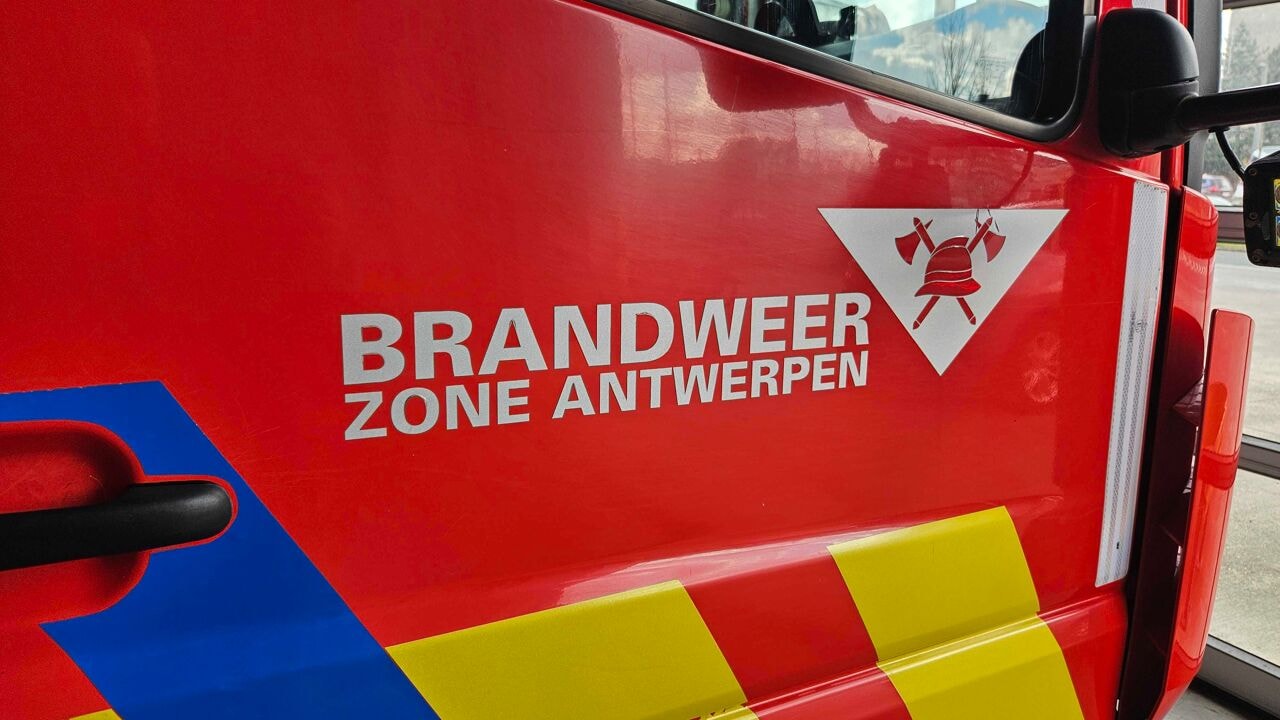 Brand in pand Antwerpse Diamantwijk: 5 bewoners met rookinhalatie naar ziekenhuis