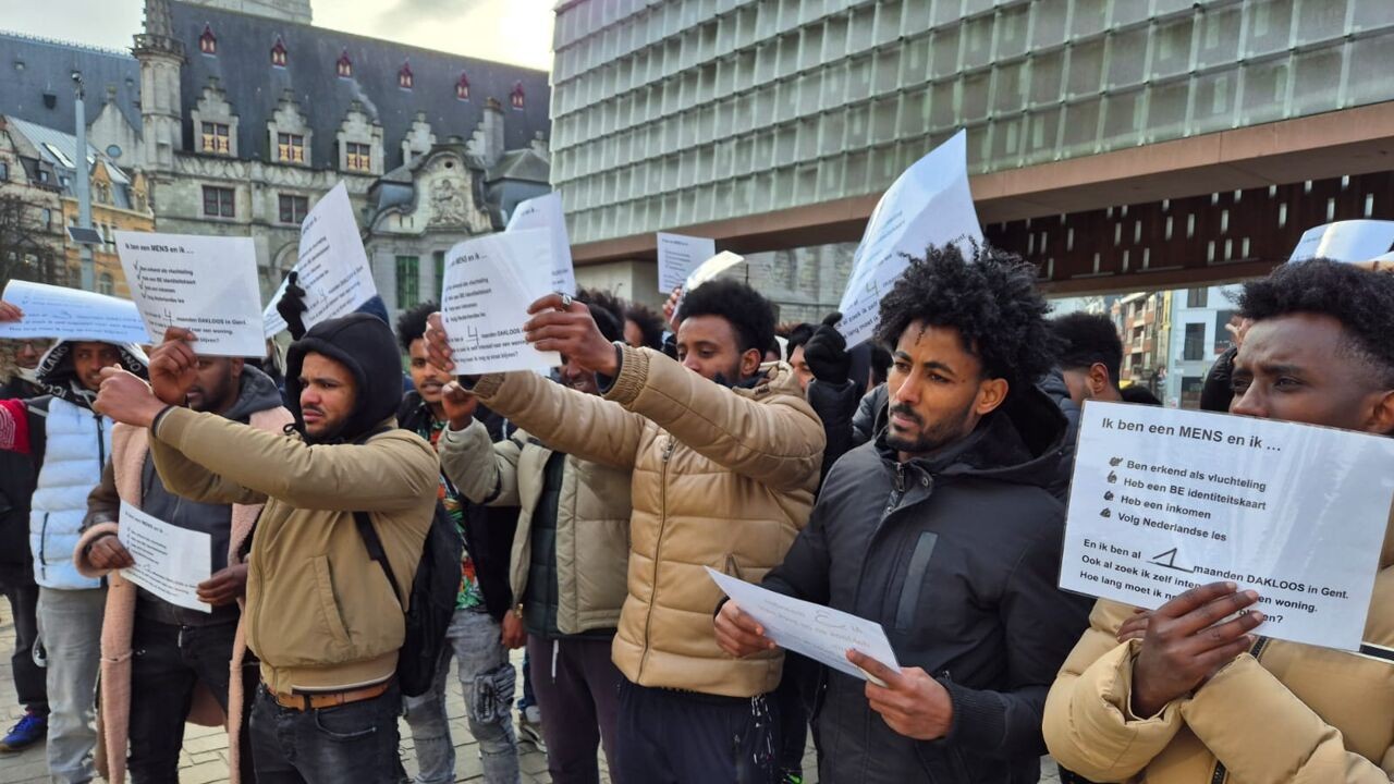 Na kritiek op project met leegstaande sociale woningen voor erkende vluchtelingen in Gent: hoe werkt het en waarom zet de stad erop in?