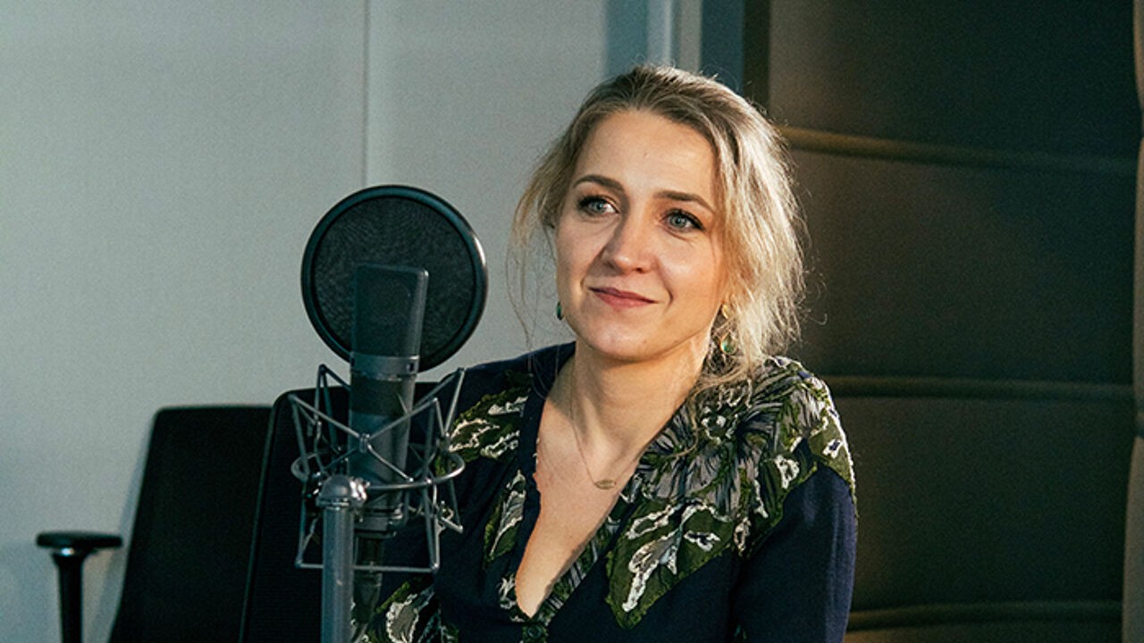 "De moed om in duistere tijden een lichtje te zijn": Alicja Gescinska wint prijs voor beste filosofieboek