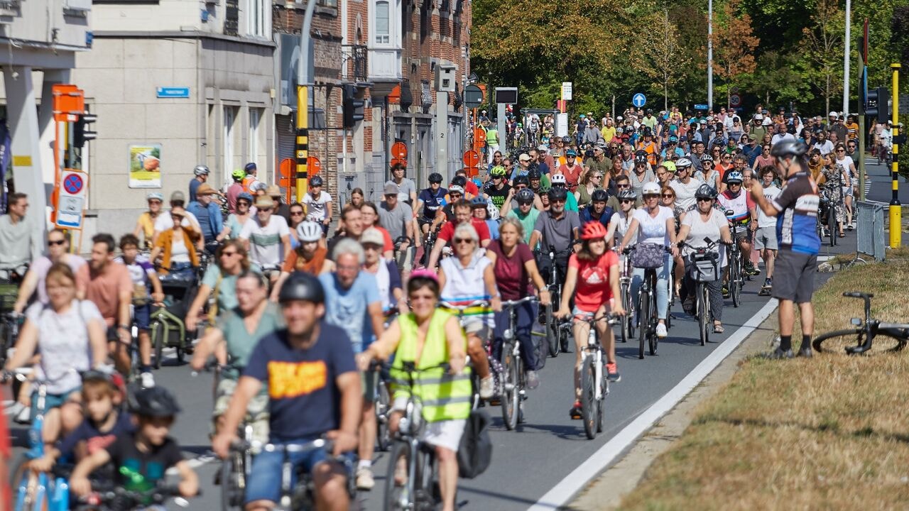 Recordaantal gemeenten en steden neemt deel aan autovrije zondag: "Fantastisch dat ook Wallonië meedoet"