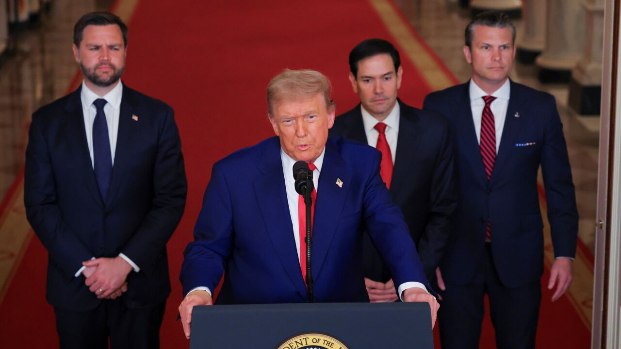 Hoe onwettigheid in het Witte Huis  militairen in een verraderlijke spreidstand duwt