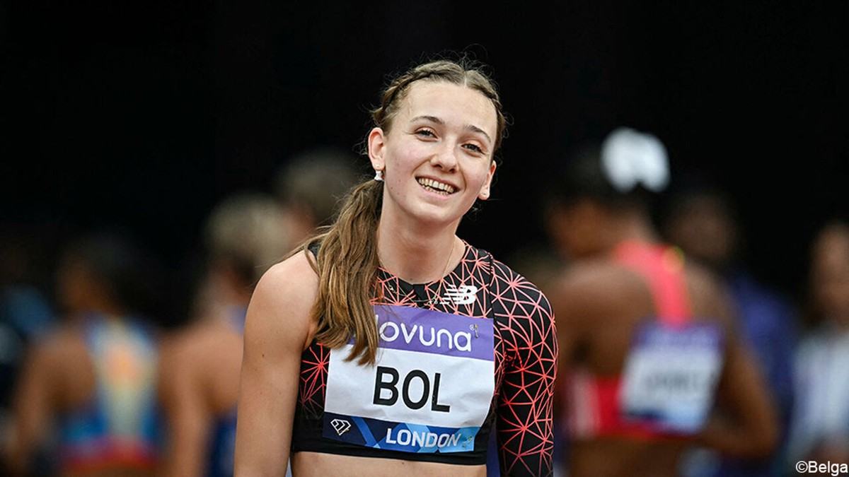 Femke Bol zet door voetblessure een punt achter indoorseizoen: "Mijn lichaam zegt me dat het te veel is"