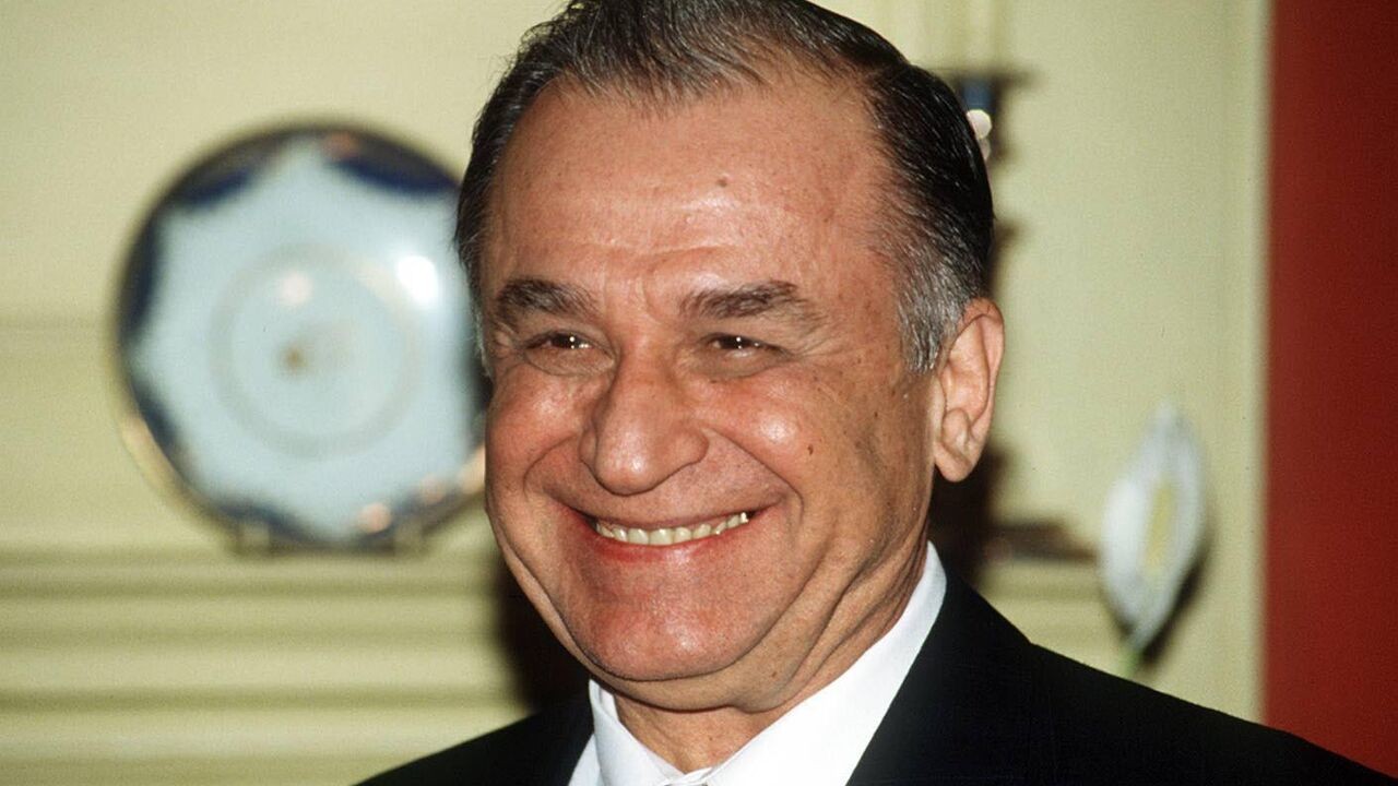 Ion Iliescu (95) overleden, oud-president van Roemenië en 'kleine vader' van de natie