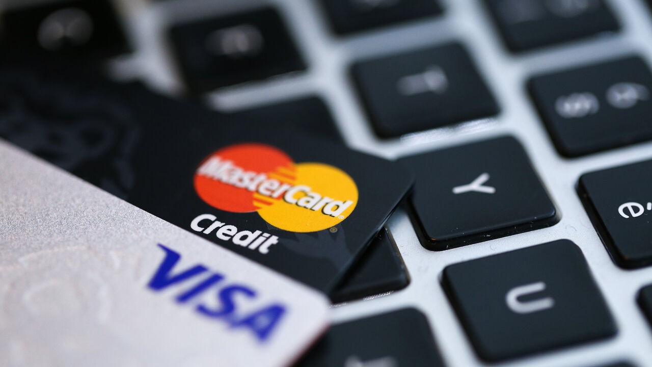 Bankensector wil taboe rond online fraude doorbreken: "Zwijgen maakt anderen kwetsbaarder"