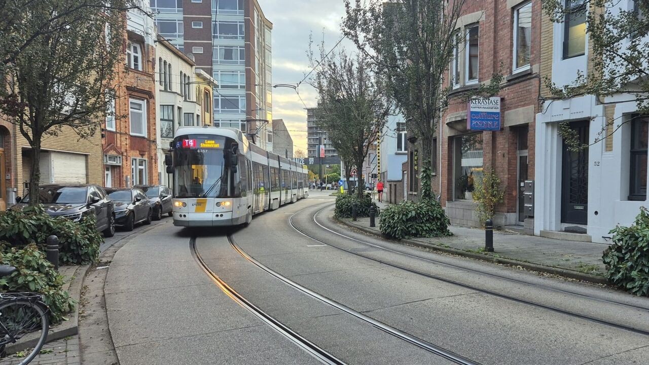 De Lijn test inlegstrips tegen 'jankende' trams in Gent