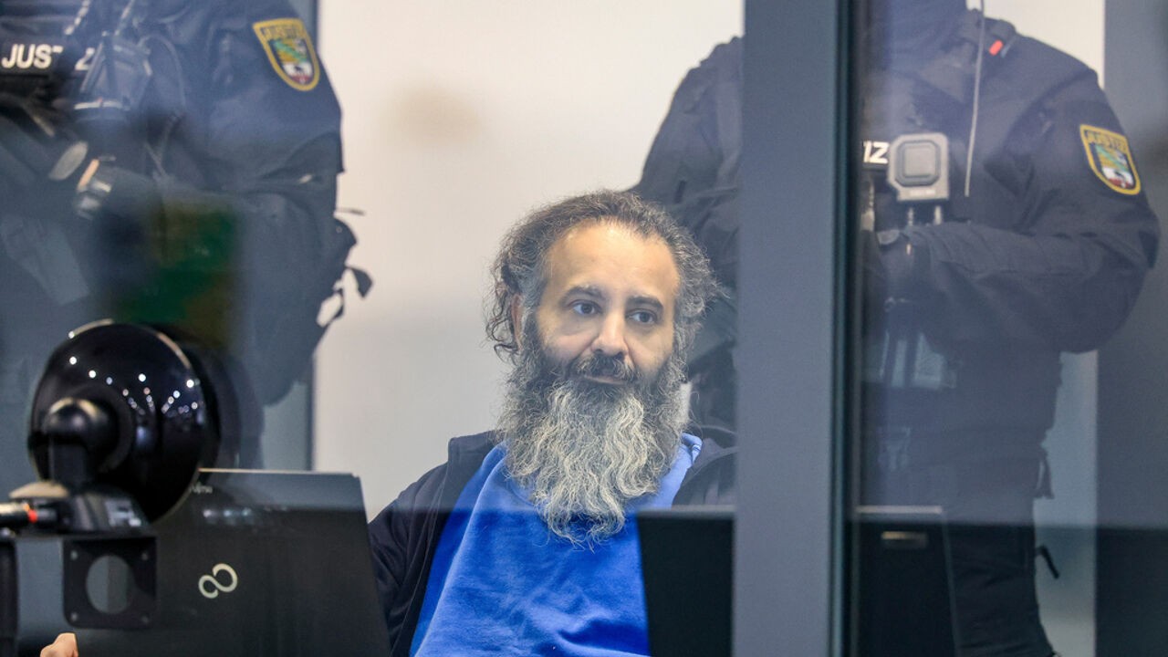 Dader van aanslag op kerstmarkt in Maagdenburg veroorzaakt ophef op eerste procesdag: "Merkel heeft Duitsland verraden"