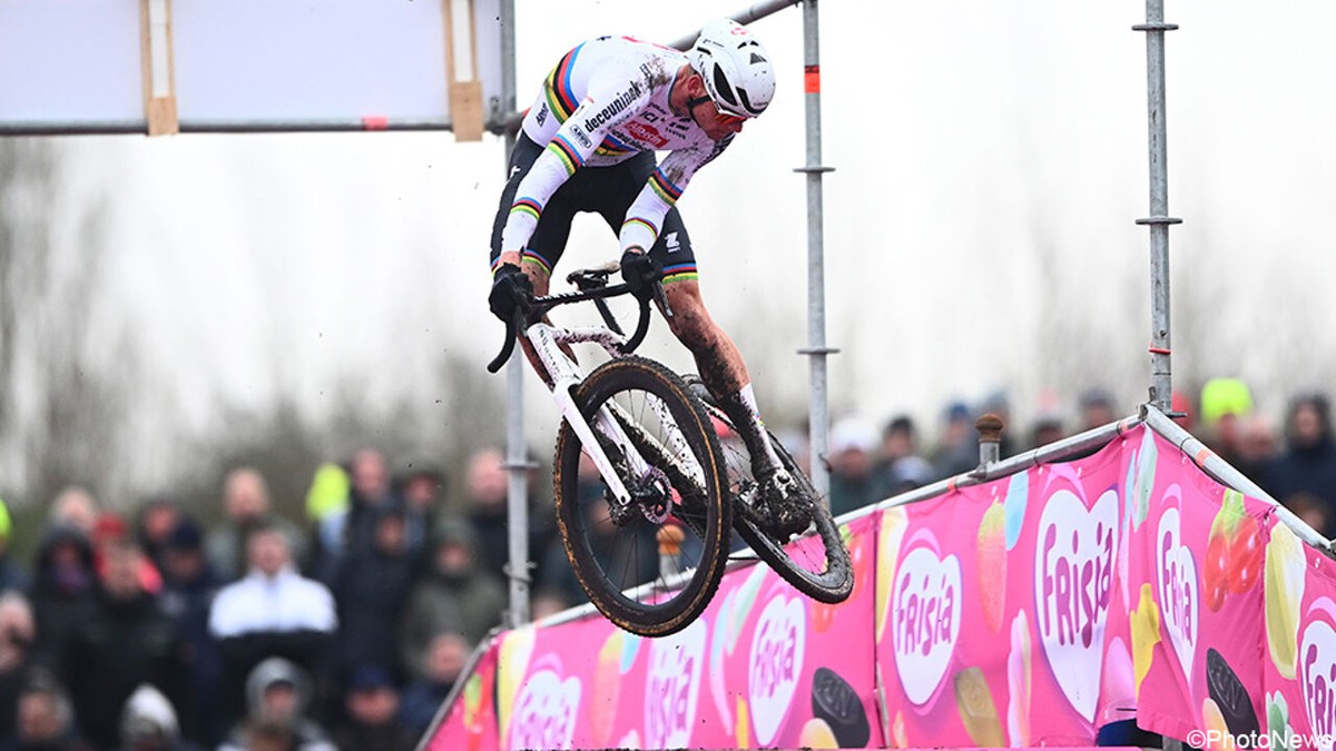 "Hij heeft het wat gehad met trainen": Mathieu van der Poel wist vraagteken uit en maakt cross-entree in Namen