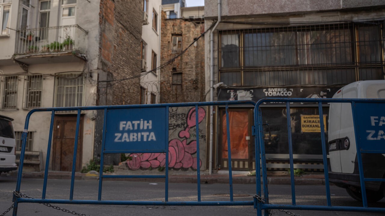 Na moeder en kinderen nu ook vader gestorven door vergiftiging in Turkije, politie pakt elf mensen op