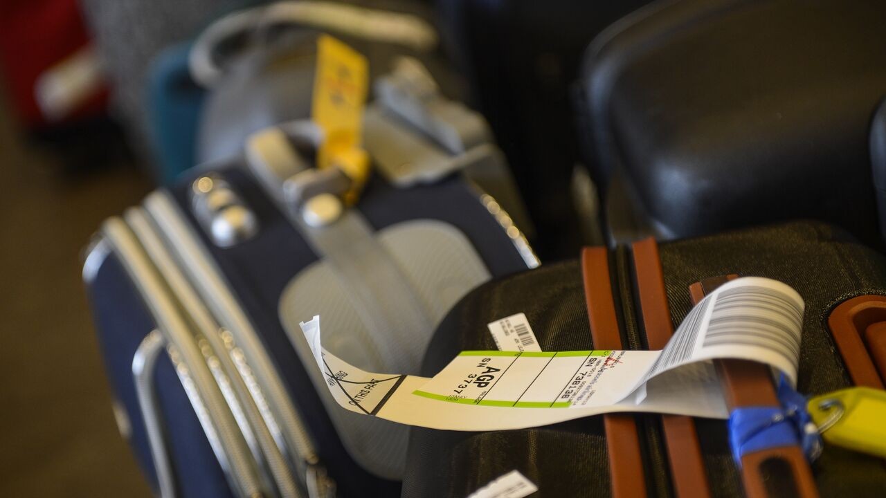 Wie zijn 'spookpassagiers' die drugsbendes naar onze luchthaven sturen? "Voor enkele duizenden euro's halen ze koffers vol cocaïne op"