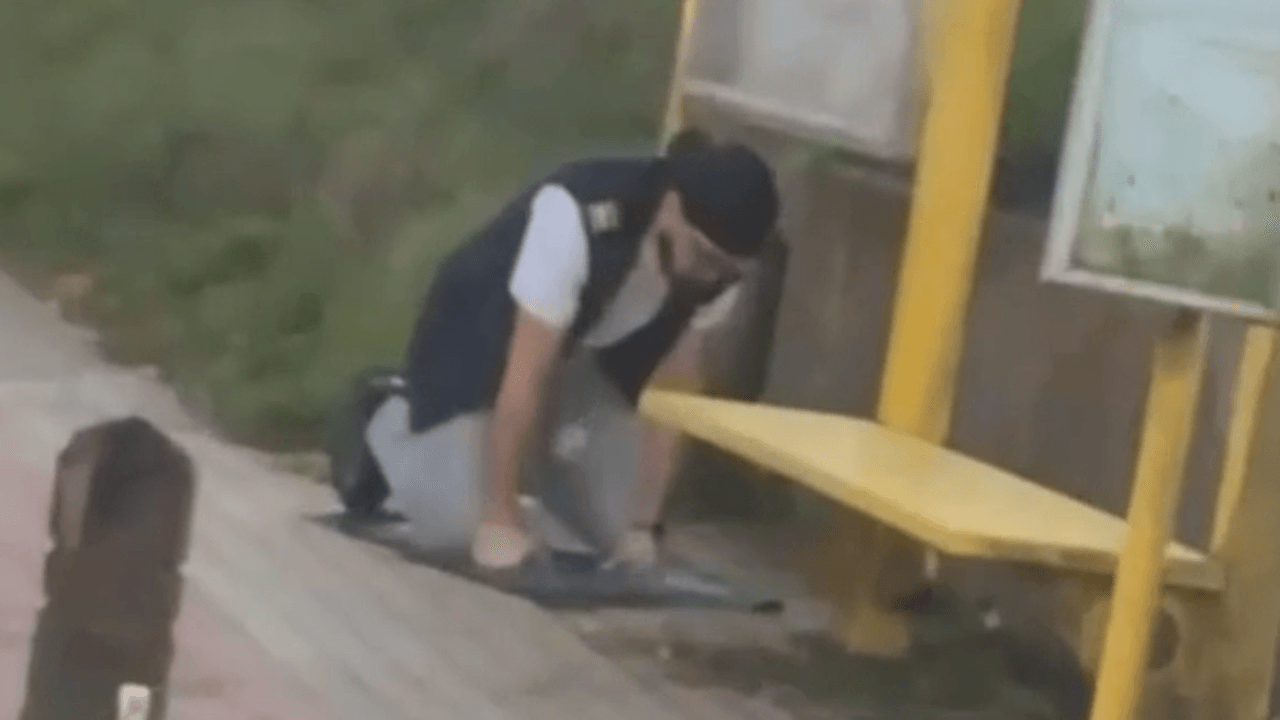 Buschauffeur die bus stilzet om te bidden in Duisburg is ontslagen