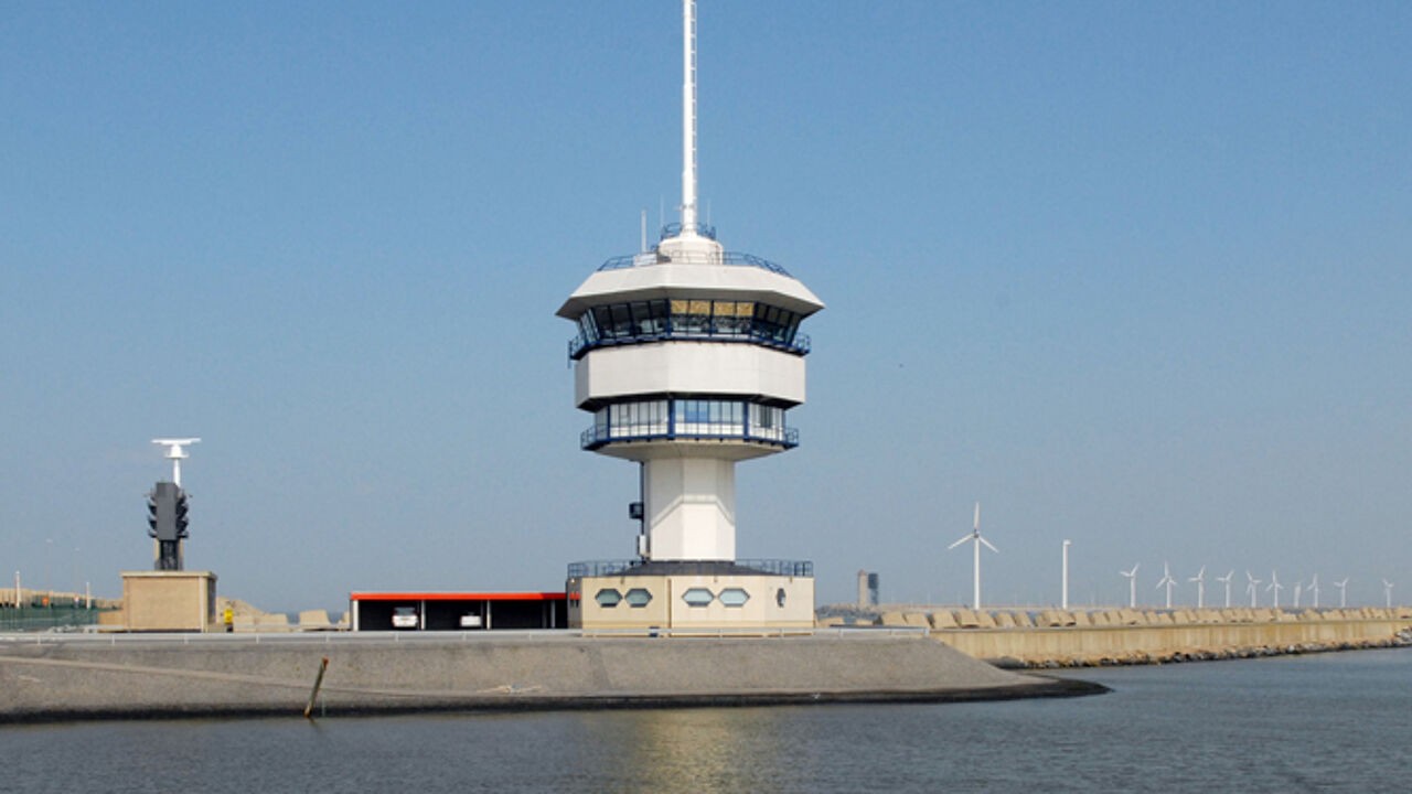 Staking bij radarcentrale Zeebrugge legt scheepvaart naar kusthavens volledig lam