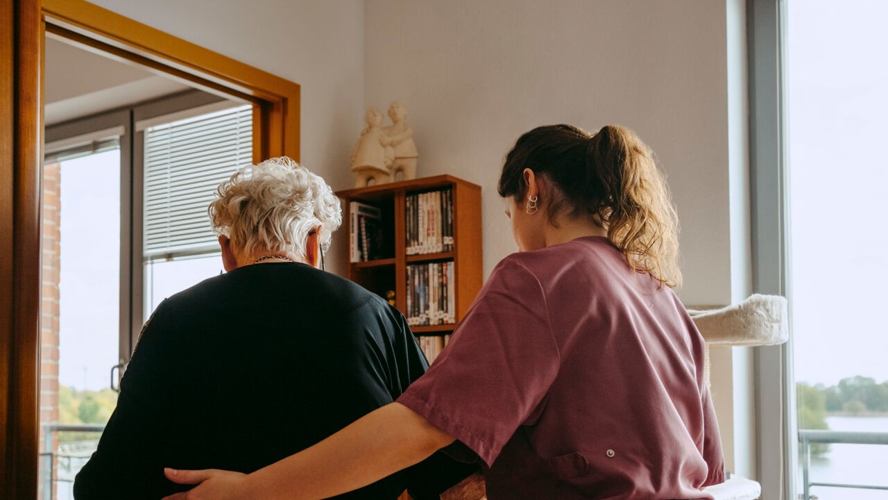 Drie thuisverpleegkundigen hebben jaarbudget al na 4 maanden overschreden: "Meer dan 58.000 euro per maand factureren is knettergek"