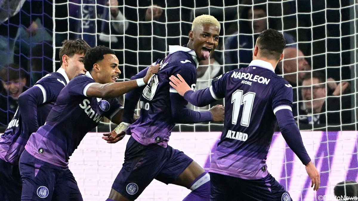 LIVE (16.00 uur): Hasi gooit Stroeykens en Verschaeren in de basis en gaat in 't Kuipje op zoek naar 15 op 15