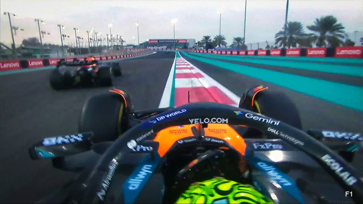 LIVE F1 - "Wat doet hij? Ik crashte bijna": speelt Verstappen al in vrije oefensessies spelletjes met Norris?