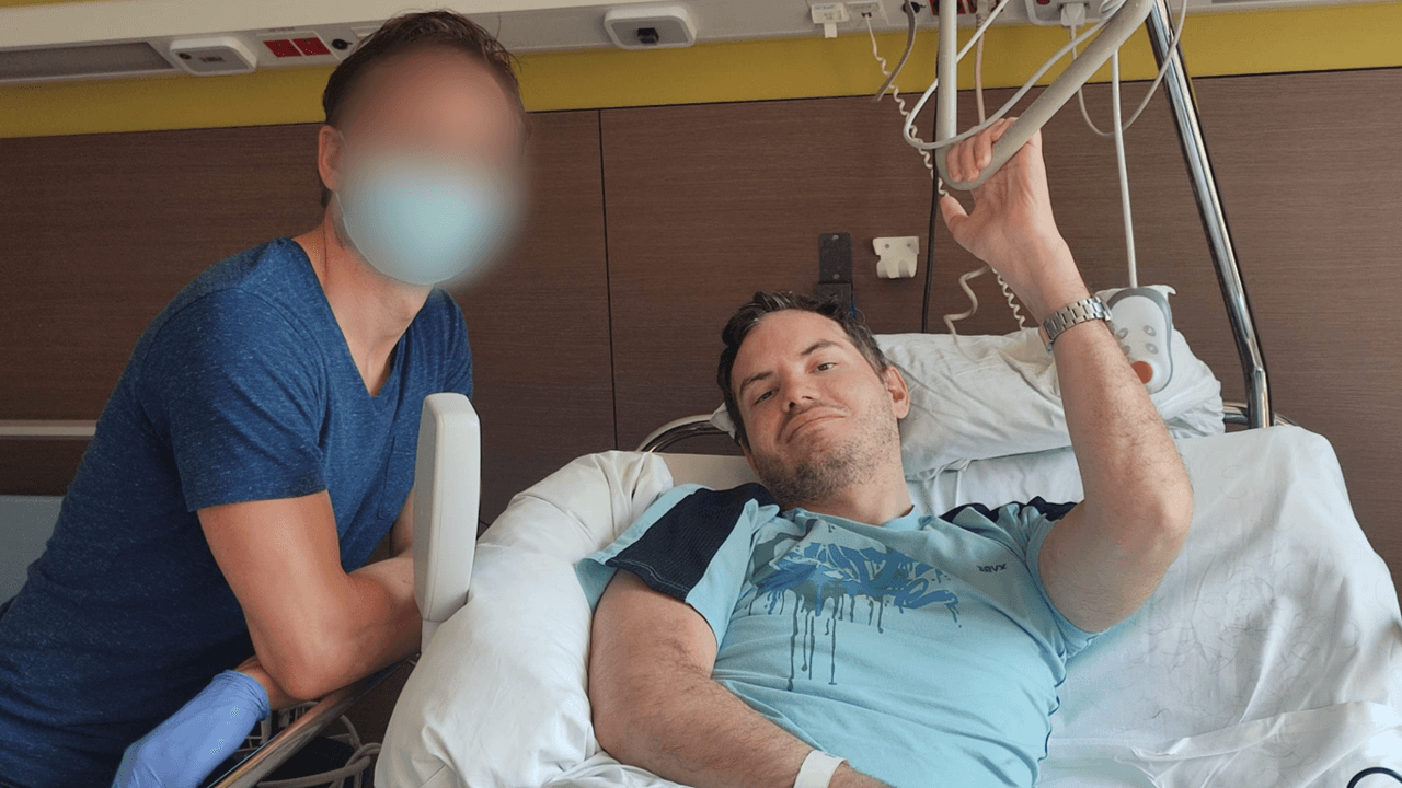 "Bodycrème en tiramisu met thallium": aanklager wil "duistere ziel" 20 jaar in de cel voor poging gifmoord op 'boezemvriend'