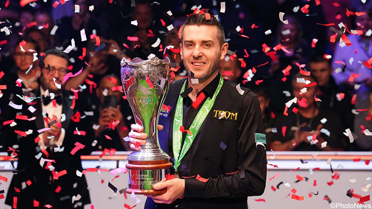 Slechts drie spelers doen beter dan hij: Mark Selby wint 10e Triple Crown-toernooi met eindwinst op UK Championship