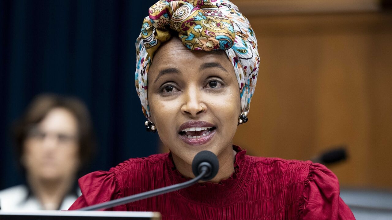 Huiszoeking bij Trump-critica Ilhan Omar vlak voor verkiezingen: Democraten spreken van machtsmisbruik