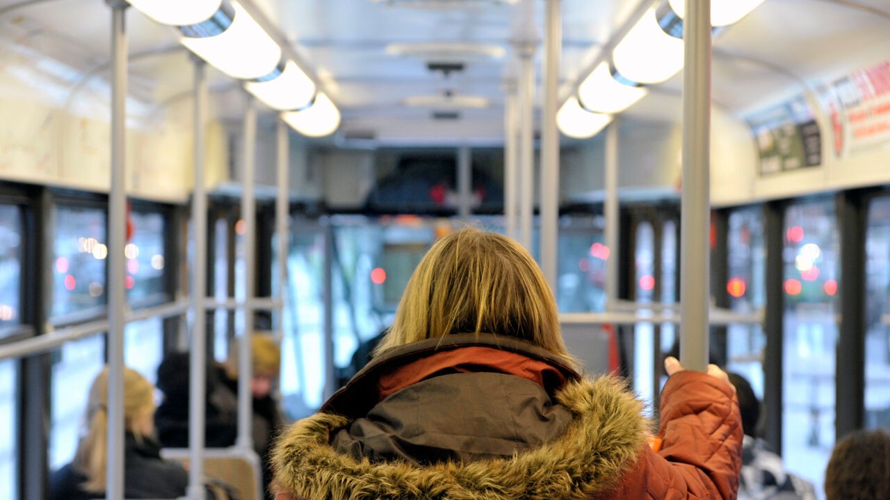 Bus- en tramverkeer in Brussel verstoord door staking: vakbond boos omdat bedrijfsrestaurants mogelijk sluiten