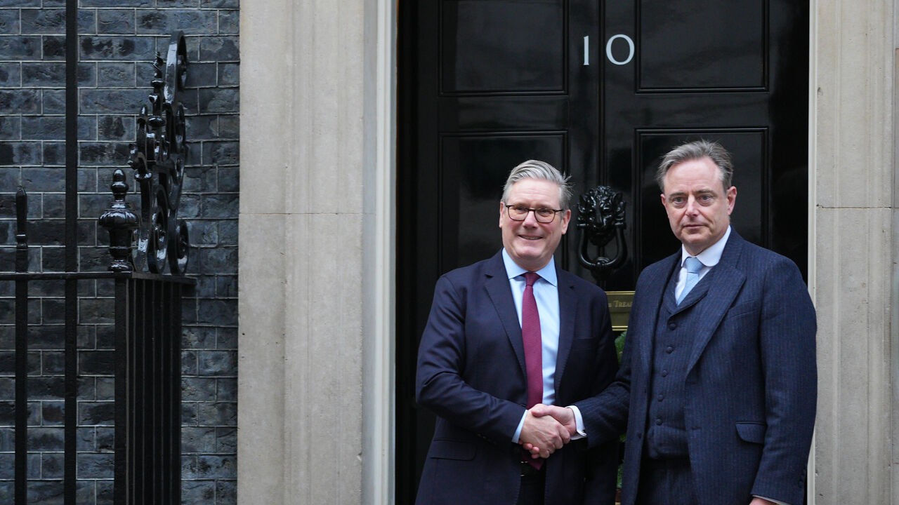 Premier De Wever aangekomen aan Downing Street 10 voor gesprek met premier Starmer over Euroclear