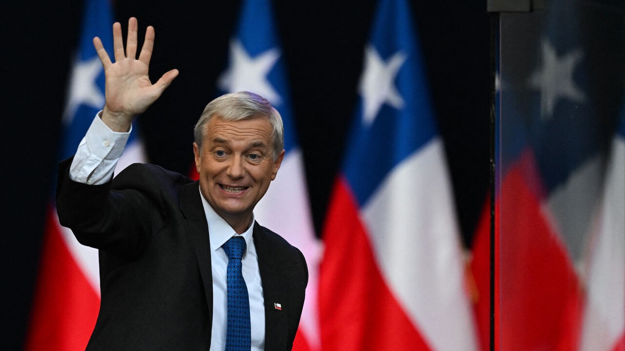 Ouders uit Duitsland, sympathie voor Pinochet en uitgesproken conservatief: José Antonio Kast is nieuwe president van Chili