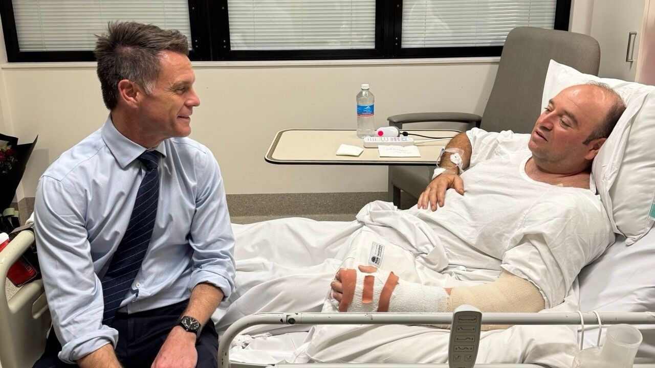 Al meer dan 1,2 miljoen dollar ingezameld voor 'held van Bondi Beach' die zich op een van daders wierp